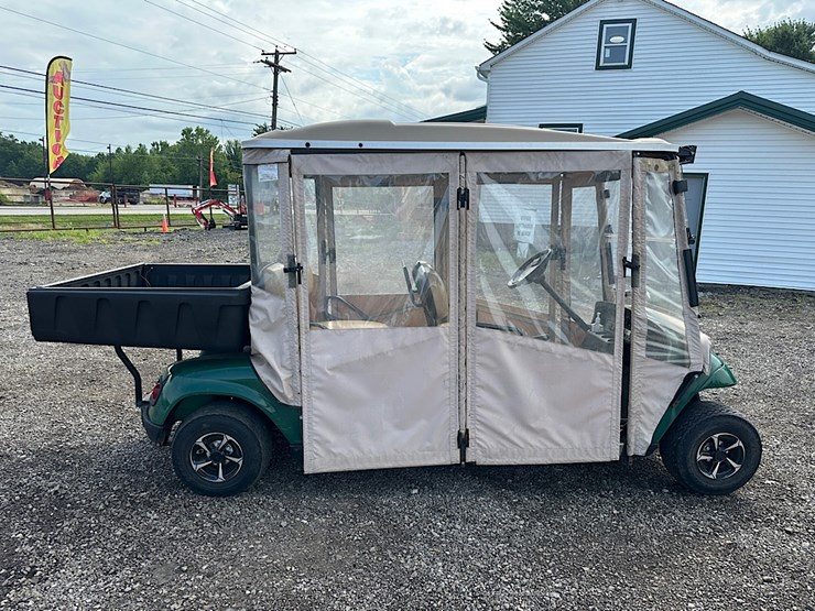 ez-go-4-seater-golf-cart-image-4