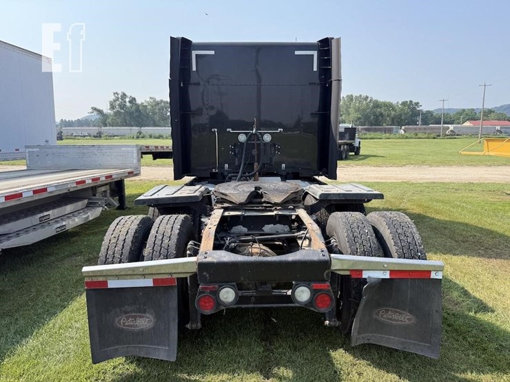 2014-peterbilt-579-image-5