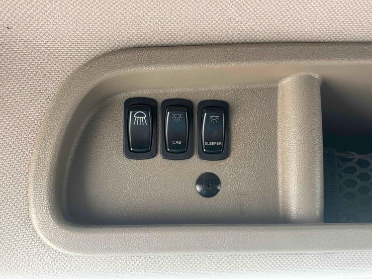 2007-mack-vision-cxn613-image-43