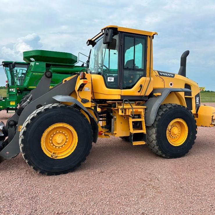 2014 VOLVO L90G