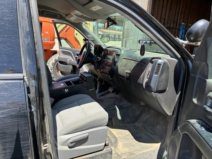 2017-chevrolet-silverado-1500-image-9