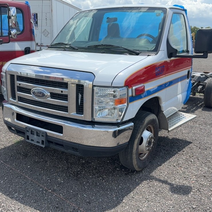 2014 FORD E450