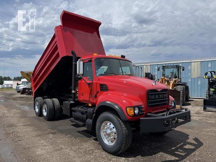 2004-mack-granite-cv713-image-2