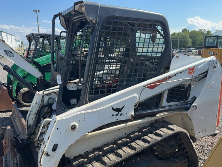 2020-bobcat-t450-image-13