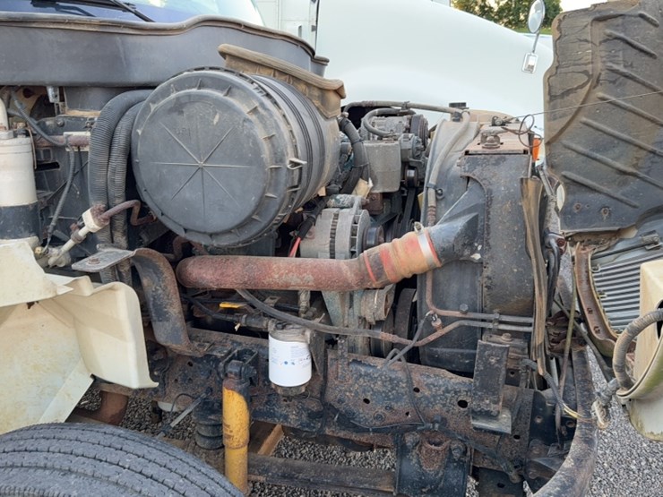 2004-international-durastar-4300-image-19