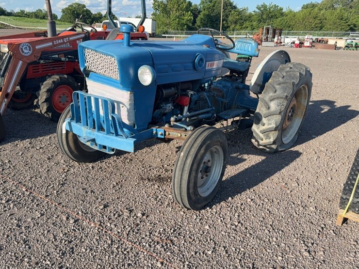 ford-3000-image-1