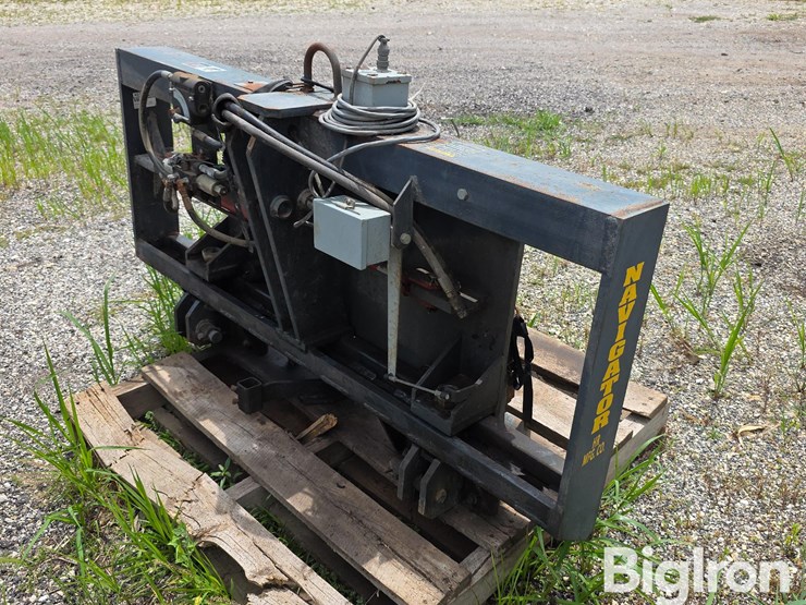 h-r-manufacturing-cat-3-w-navigation-system-image-5