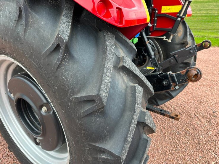 2023-case-ih-farmall-75a-image-8