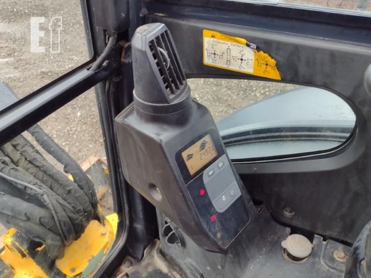 2007-deere-35d-image-8