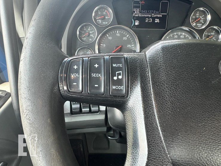 2019-kenworth-t680-image-28