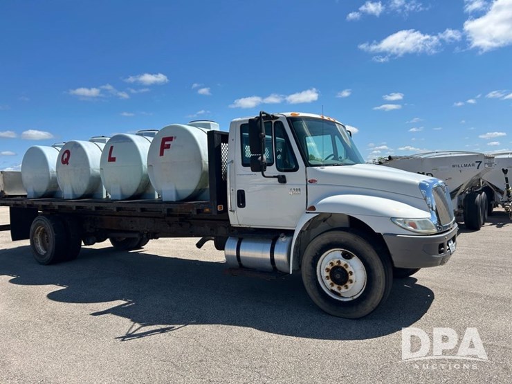 2005-international-durastar-4300-image-12