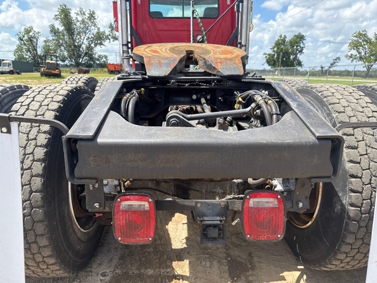2012-mack-ch613-image-15