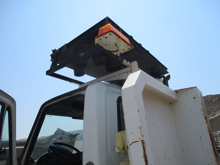 2005-international-durastar-4400-image-12