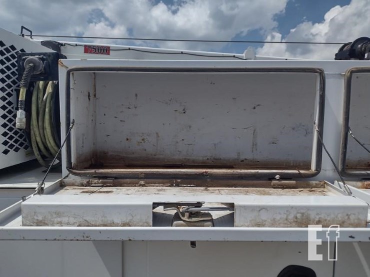 2018-ford-f550-image-28