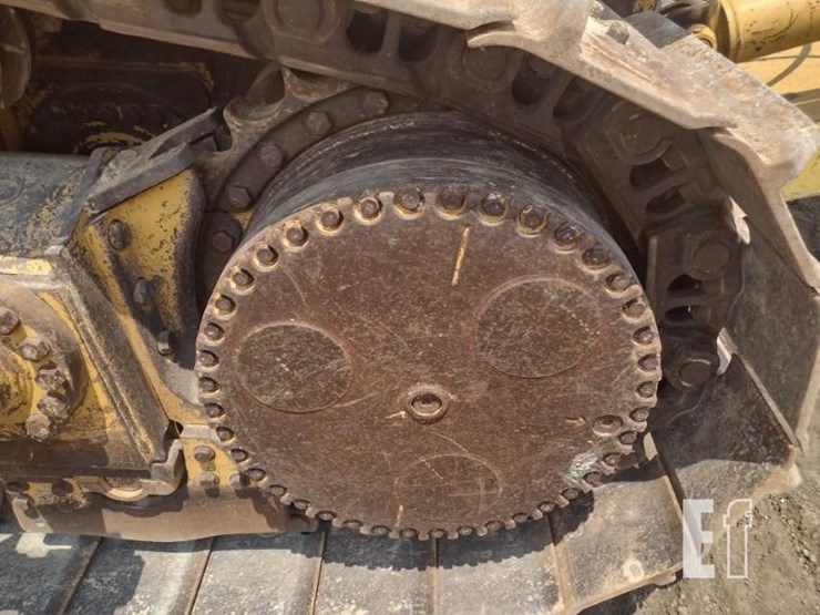 2011-deere-850k-image-21