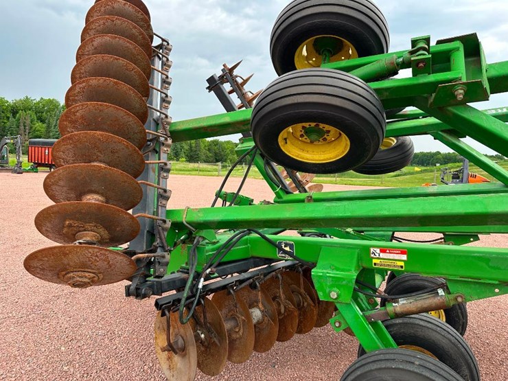 john-deere-630-image-25