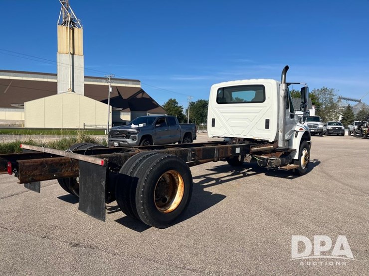 2012-international-durastar-4400-image-10