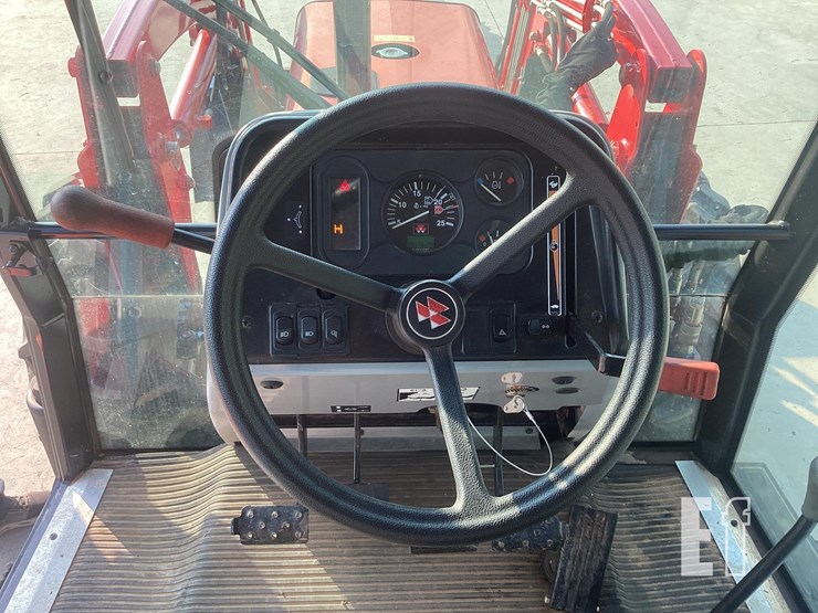 2007-massey-ferguson-573-image-15