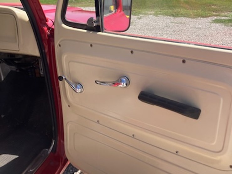 1965-chevrolet-c20-image-21