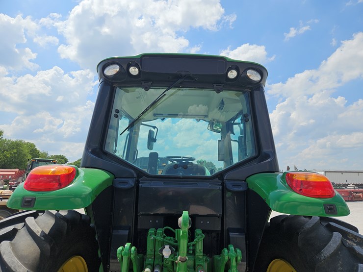 2022-john-deere-6140m-image-16
