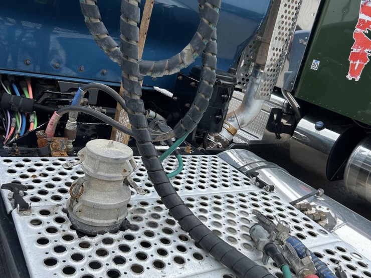 2020-kenworth-t800-image-13