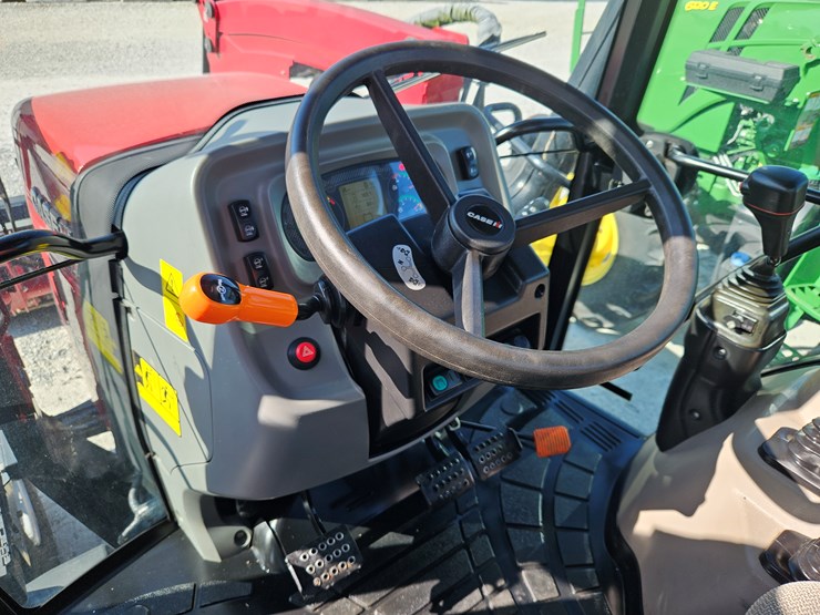 case-ih-farmall-115a-image-12