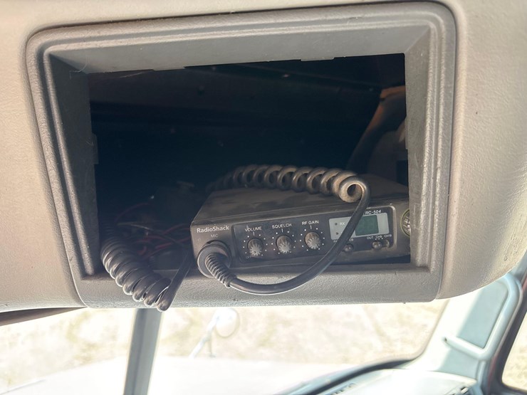 2001-freightliner-truck-tractor-image-32