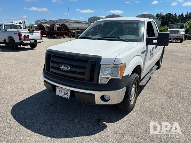 2011-ford-f150-xl-image-2