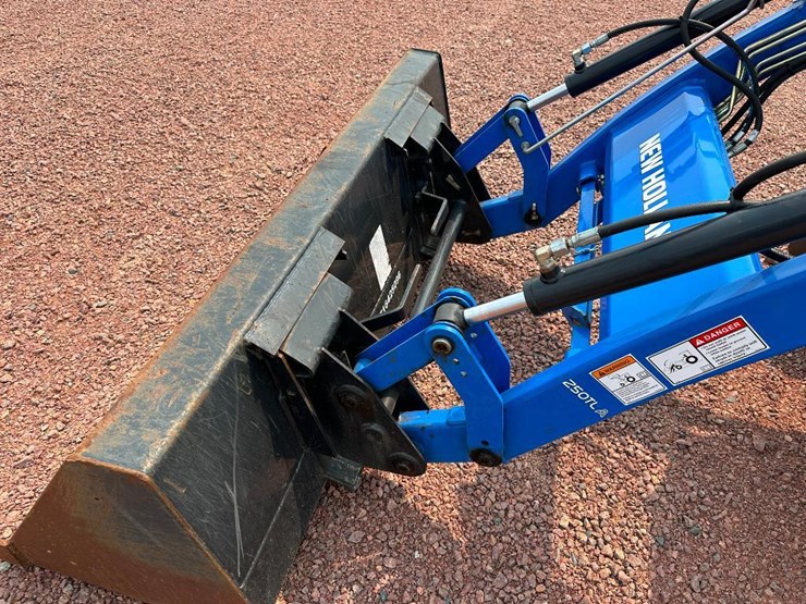 2020-new-holland-boomer-40-image-56