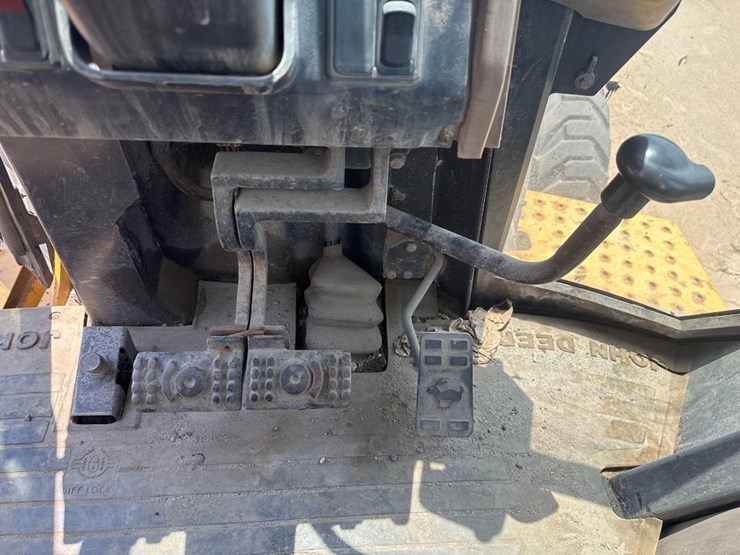 2000-deere-310se-image-28