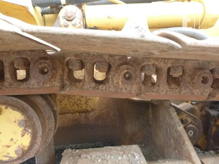 2005-caterpillar-d4g-xl-image-38
