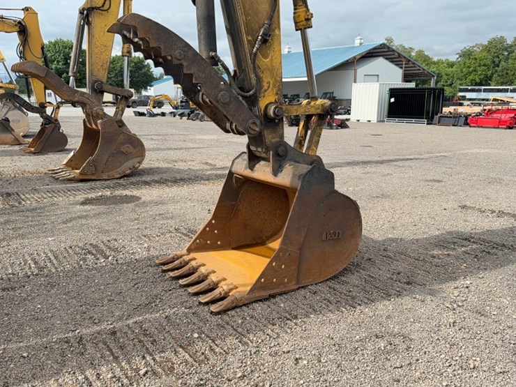 2013-komatsu-pc160-lc-image-4