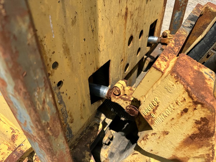 caterpillar-t50c-image-31