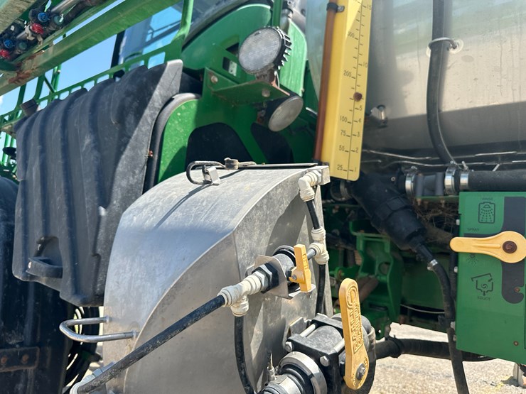 2018-john-deere-r4038-image-32
