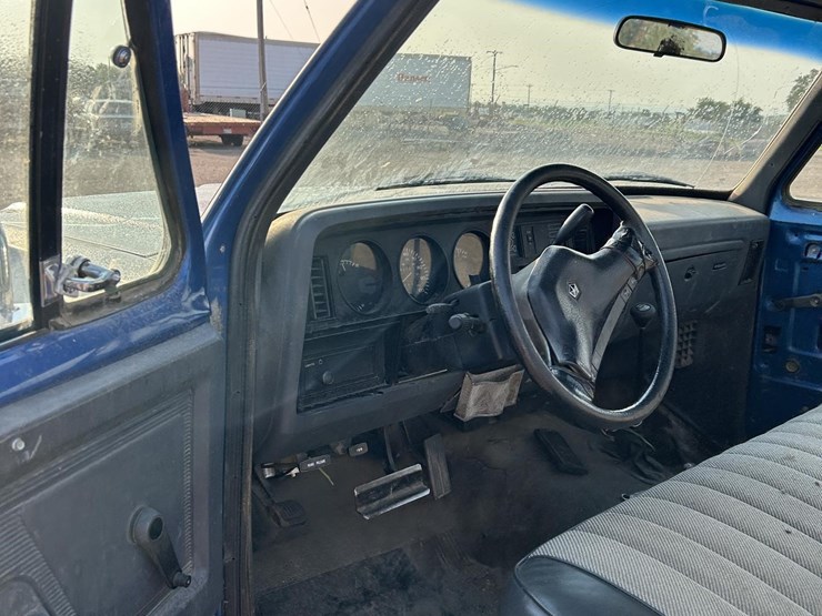 1991-dodge-power-wagon-image-13
