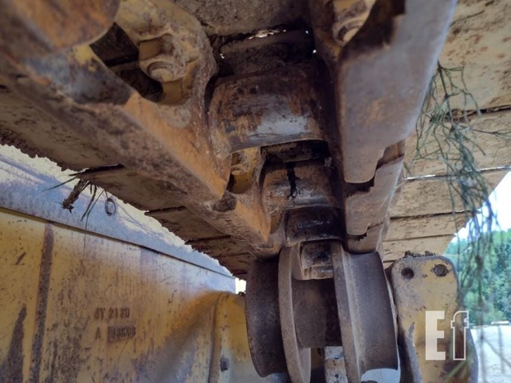 2004-komatsu-d65ex-15-image-28