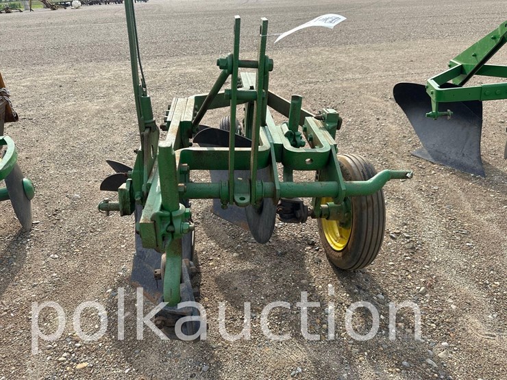 john-deere-2-image-2