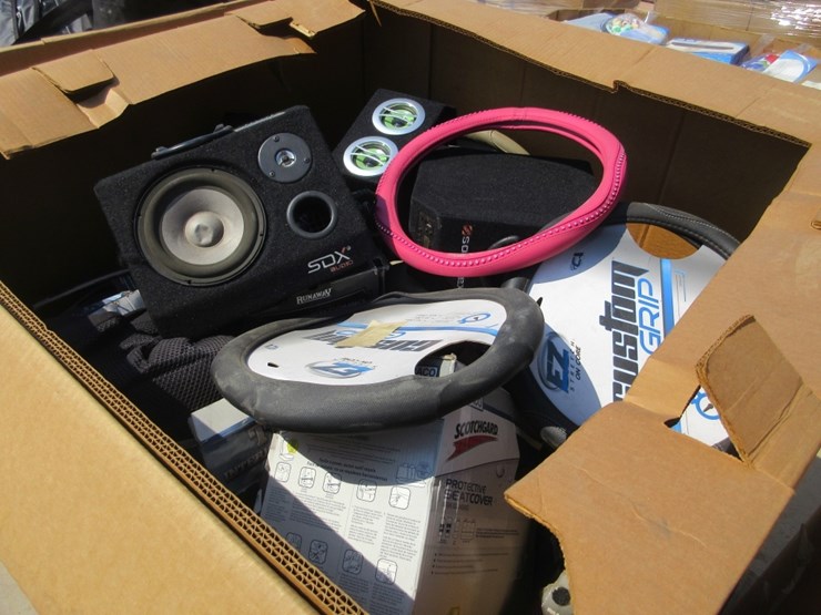 (5)-pallets-of-misc-items,-image-6