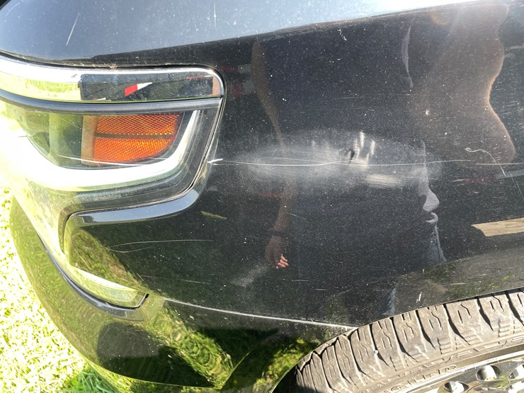 2015-chevrolet-suburban-image-9
