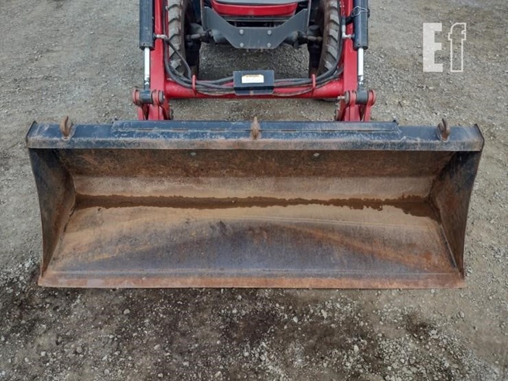 massey-ferguson-1735m-image-12