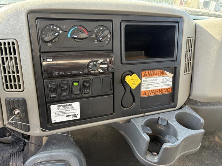 2019-international-7400-image-26