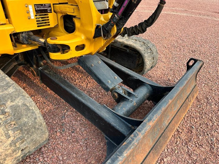 2020-caterpillar-303-image-30