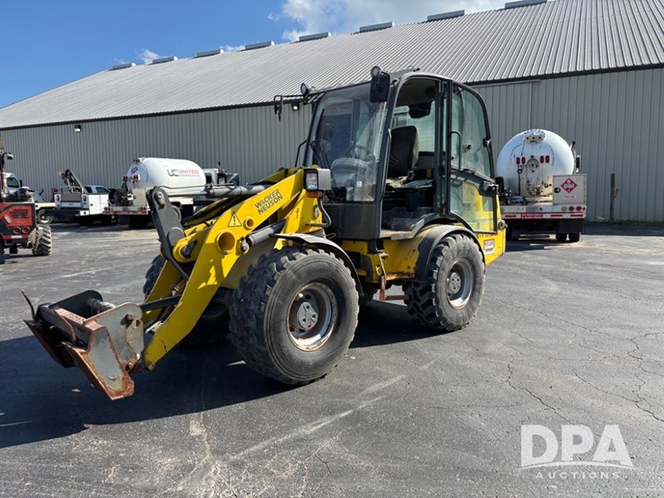 2012-wacker-neuson-wl50-image-1