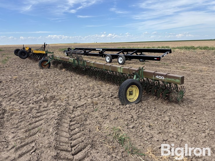 john-deere-400-image-1