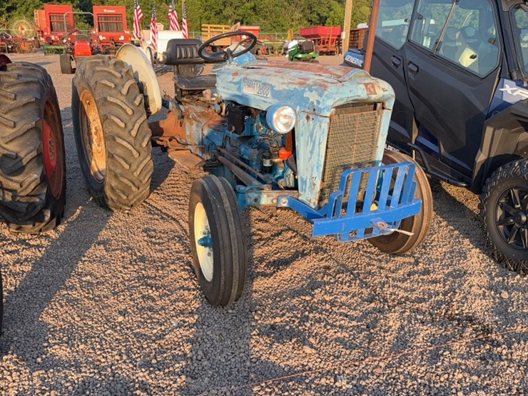 ford-2000-image-1