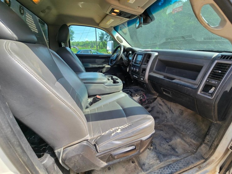 2014-dodge-ram-5500-image-22