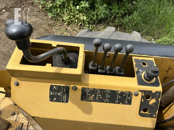 2006-deere-210le-image-16