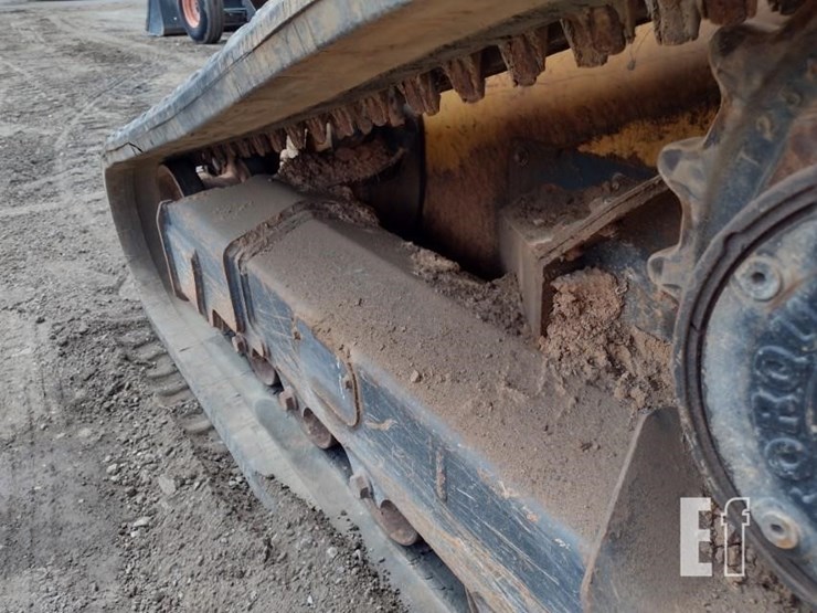 2020-deere-331g-image-27