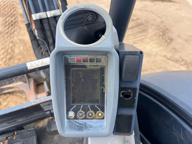 2015-deere-35g-image-33