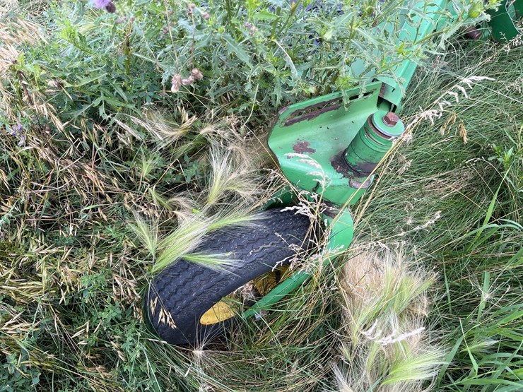 john-deere-212-image-5